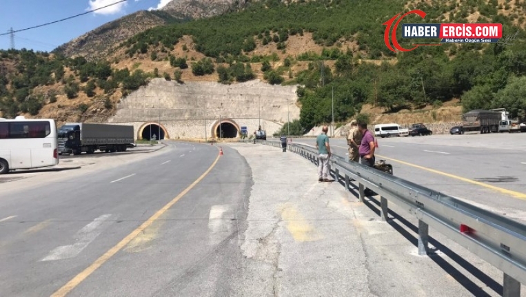 Bitlis'te Tesise giden yollar kapatıldı