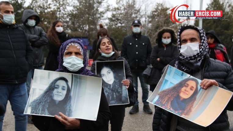 Gülistan Doku'nun ailesi Tunceli Adliyesi önünde oturma eylemi başlattı