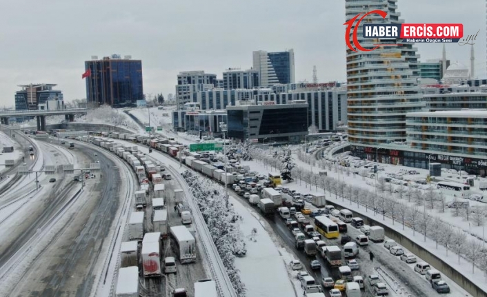 HDP'li Oya Ersoy: Otoyol kardan kapandığında bile 5'li çete zengin olmaya devam etti!