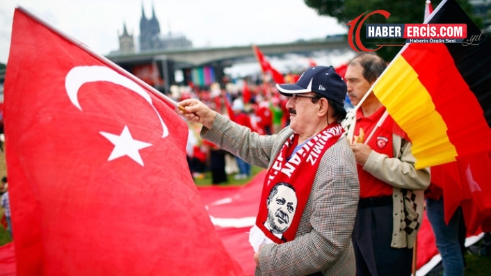 Die Welt: Erdoğan'ın Almanya'daki trol ordusu seçimlere hazır